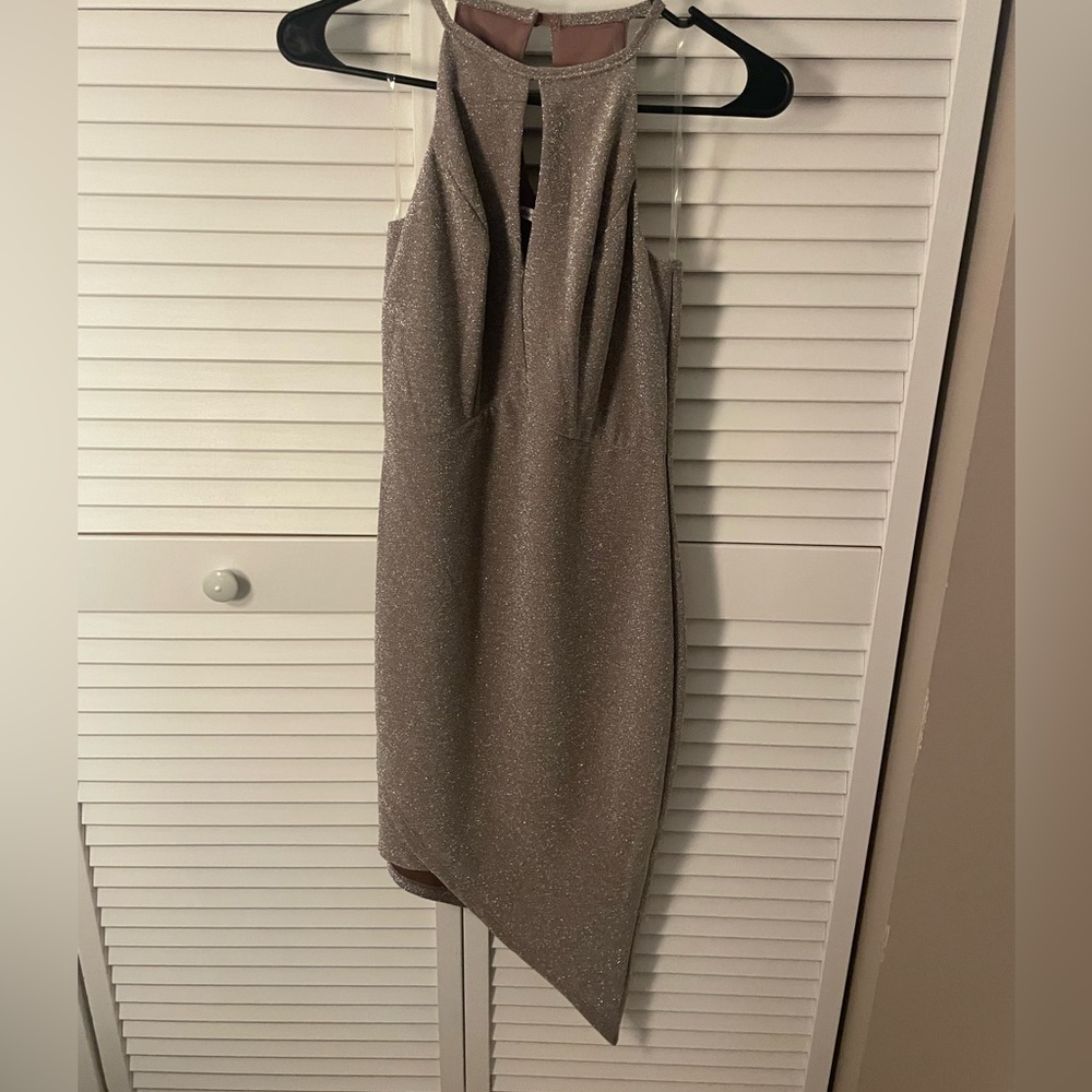 Keyhole asymmetrical glitter dress